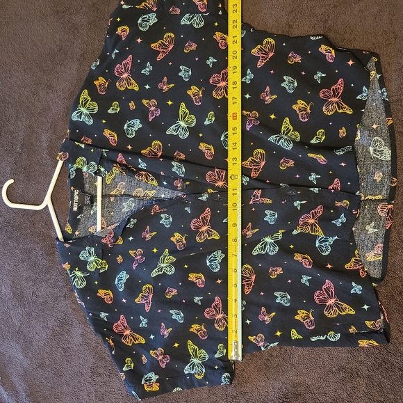 Hot Topic button front butterfly shirt, crop, size XL - Picture 4 of 9